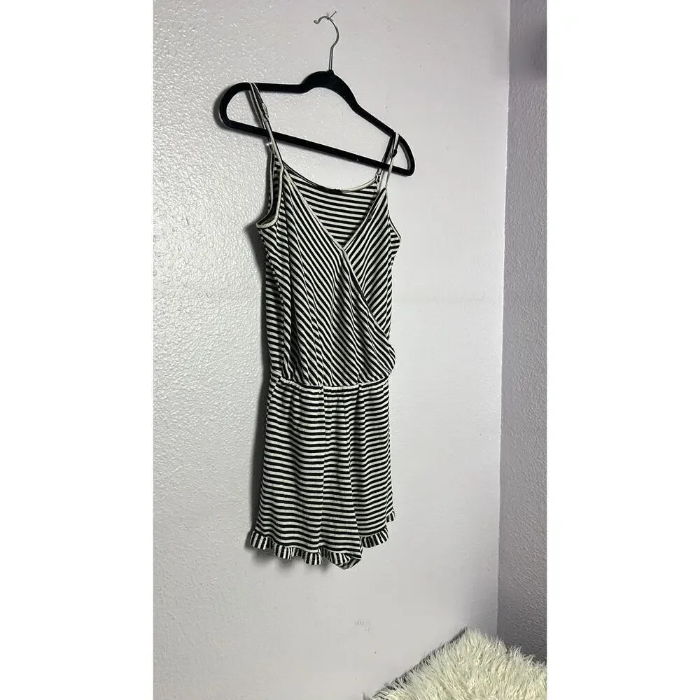 Black and White Summer Romper Juniors Size Large
